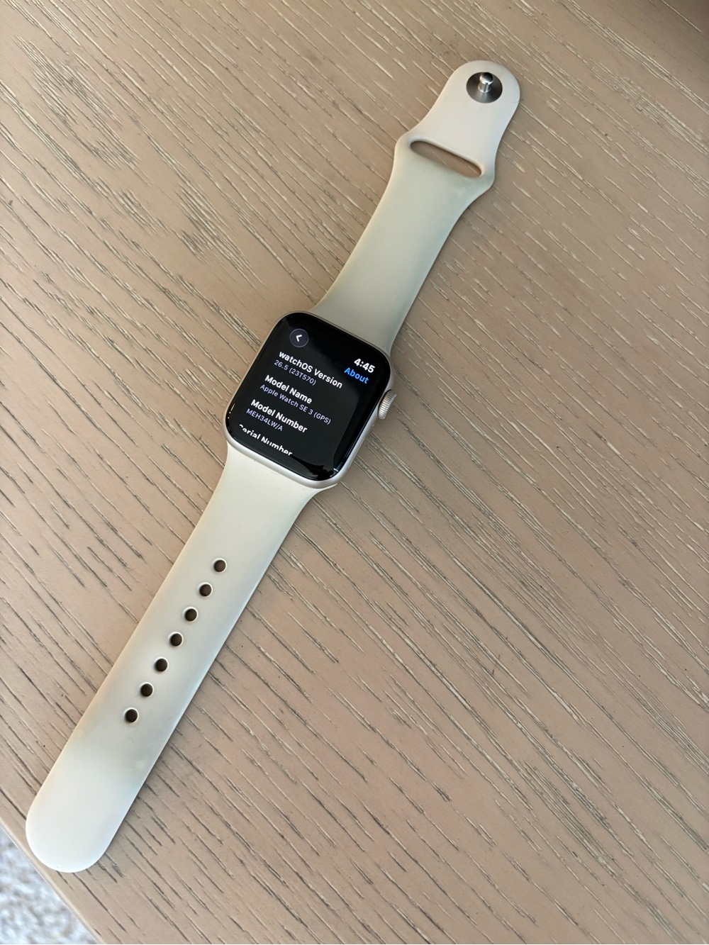 Apple Watch SE 3 with Cream Silicone Sport Band